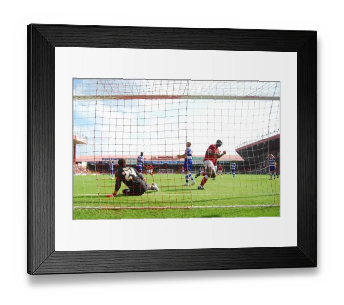 Framed Print : Bristol City vs QPR: A Football Rivalry from the 08-09 Season Framed Print : Bristol City vs QPR: A Football Rivalry from the 08-09 Season