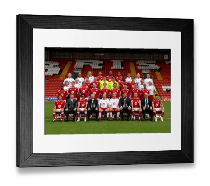 Framed Print : United in Football: 08-09 Bristol City First Team Season Photo Framed Print : United in Football: 08-09 Bristol City First Team Season Photo