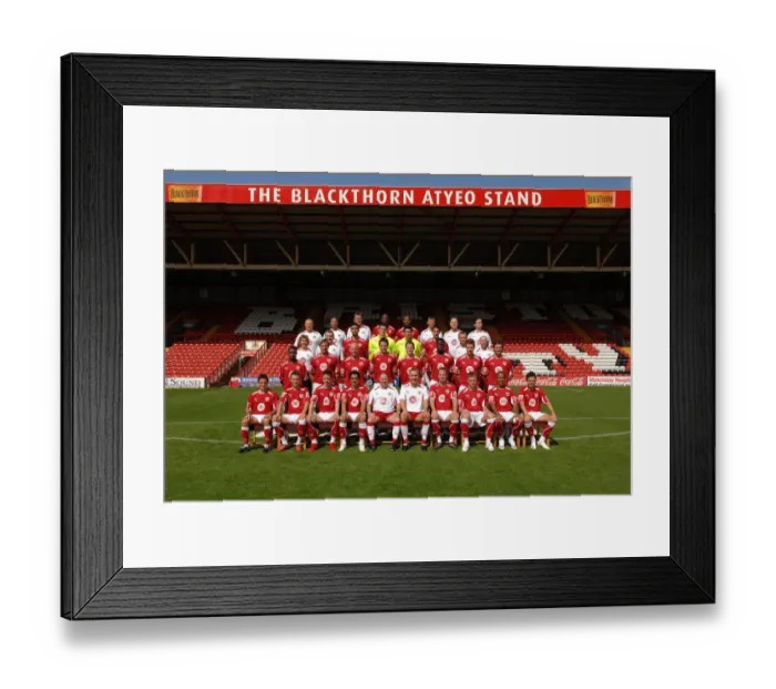 Framed Print : Bristol City First Team: United 08-09 Season Framed Print : Bristol City First Team: United 08-09 Season