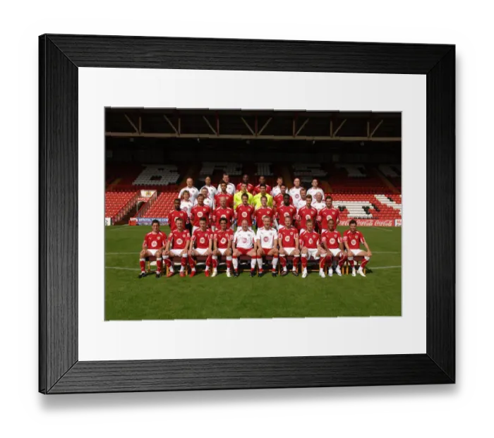 Framed Print : Bristol City First Team: United in Blue - 08-09 Season Framed Print : Bristol City First Team: United in Blue - 08-09 Season