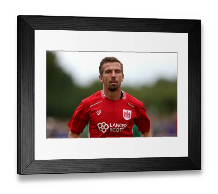 Framed Print : Bristol City FC: Gary O'Neil in Pre-Season Action vs Hengrove Athletic (10.07.2016) Framed Print : Bristol City FC: Gary O'Neil in Pre-Season Action vs Hengrove Athletic (10.07.2016)