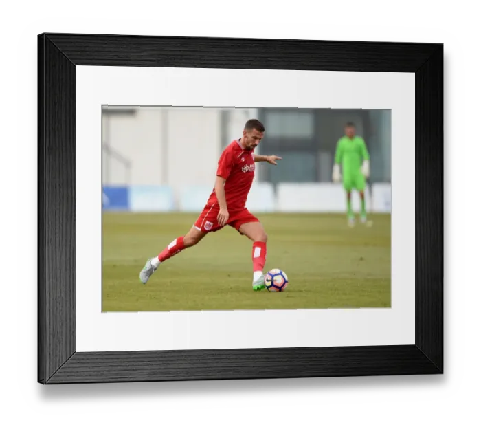 Framed Print : Gary O'Neil of Bristol City in Action Against Granada, 200716