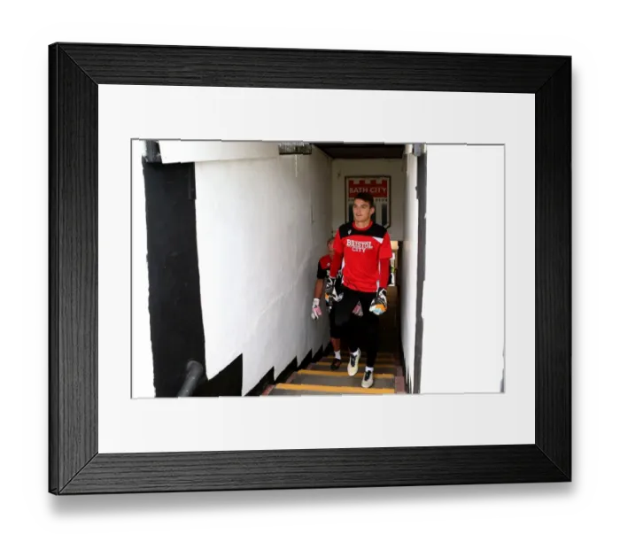 Framed Print : Bristol City's Max O'Leary Prepares for Preseason Friendly against Bath City, 2016
