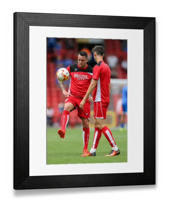 Framed Print : Bristol City FC: Lee Tomlin and Callum O'Dowda Warming Up Ahead of Bristol City v Portsmouth (30.07.2016)