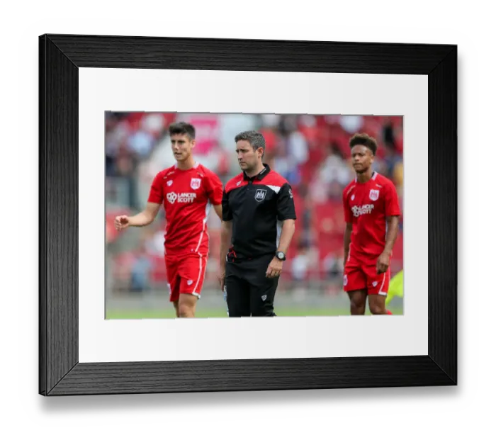 Framed Print : Bristol City Manager Lee Johnson's Half-Time Pep Talk at Ashton Gate Stadium (Bristol City v Portsmouth, 2016)