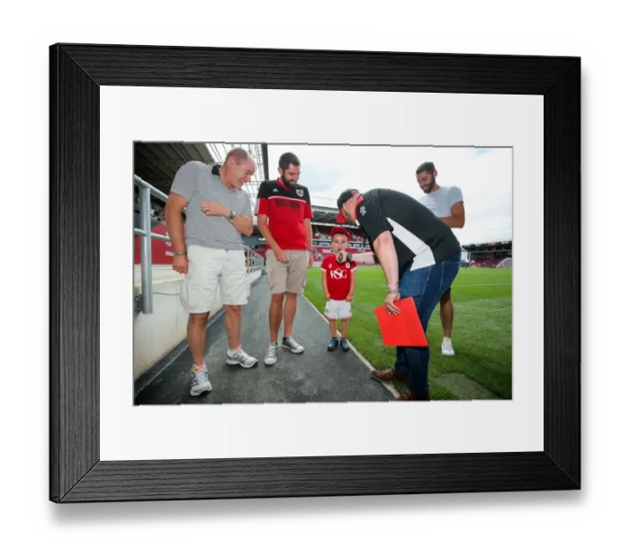 Framed Print : Half Time at Ashton Gate: Bristol City vs Portsmouth, 2016