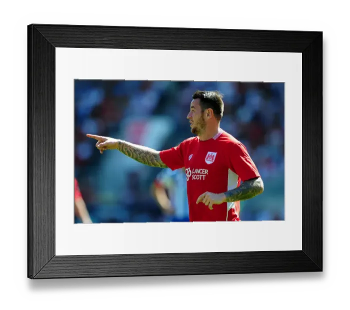 Framed Print : Bristol City vs Wigan Athletic: Lee Tomlin in Action at Ashton Gate, Sky Bet Championship Framed Print : Bristol City vs Wigan Athletic: Lee Tomlin in Action at Ashton Gate, Sky Bet Championship