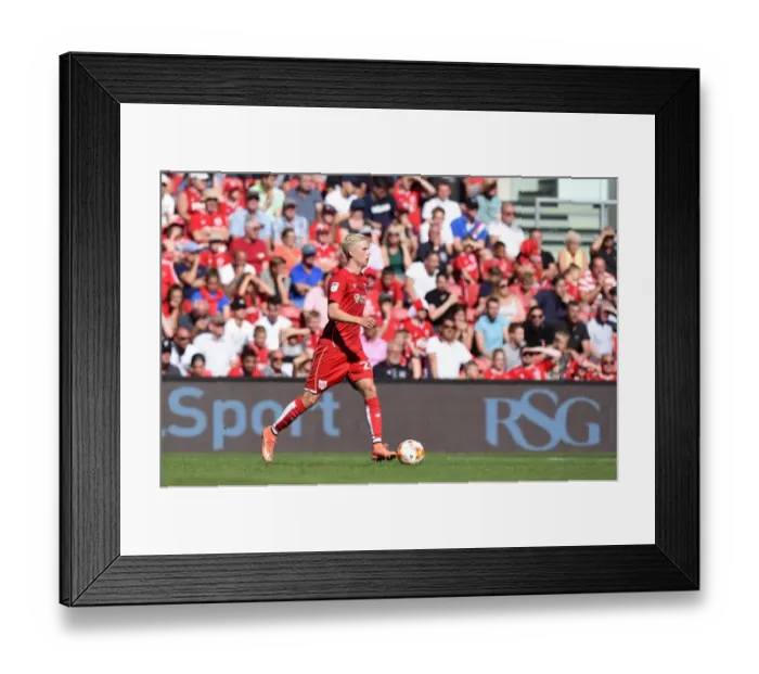 Framed Print : Bristol City's Hordur Magnusson in Action against Wigan Athletic, 2016