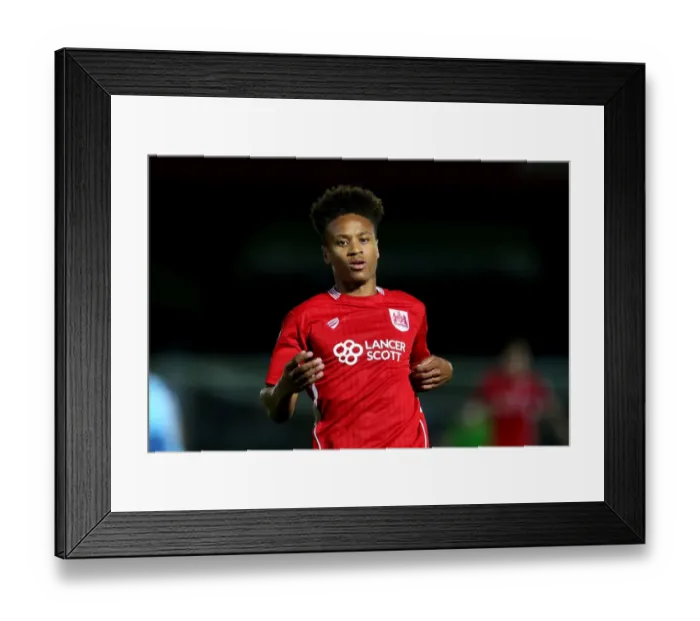 Framed Print : Bobby Reid in Action: Wycombe Wanderers vs. Bristol City, EFL League Cup, 2016 Framed Print : Bobby Reid in Action: Wycombe Wanderers vs. Bristol City, EFL League Cup, 2016