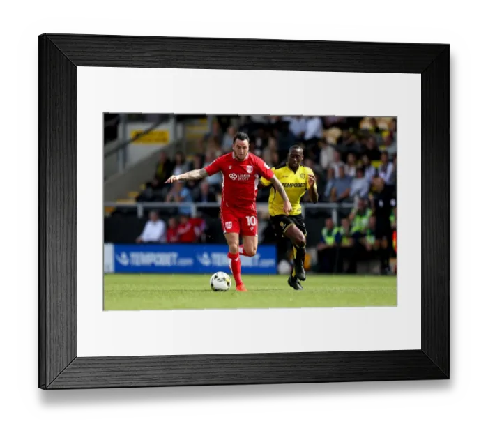 Framed Print : Bristol City's Lee Tomlin Outruns Burton Albion's Lucas Akins during Sky Bet Championship Match Framed Print : Bristol City's Lee Tomlin Outruns Burton Albion's Lucas Akins during Sky Bet Championship Match