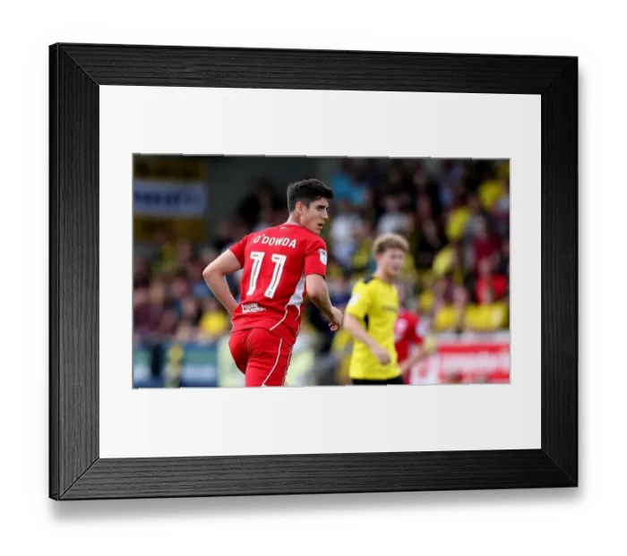 Framed Print : Bristol City's Callum O'Dowda in Action Against Burton Albion, Sky Bet Championship 2016