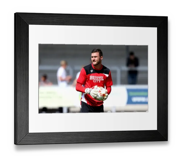Framed Print : Bristol City's Richard O'Donnell Prepares for Sky Bet Championship Clash against Burton Albion