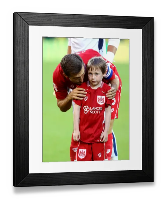 Framed Print : Gary O'Neil and Mandot, Bristol City's Mascot, at Carrow Road during Norwich City vs Bristol City Championship Match, August 16, 2016