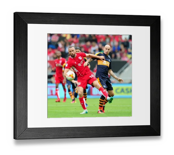 Framed Print : Wilbraham vs Shelvey: A Championship Showdown - Bristol City vs Newcastle United (2016)