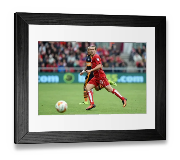 Framed Print : Luke Freeman in Action: Bristol City vs Newcastle United, Ashton Gate, 2016