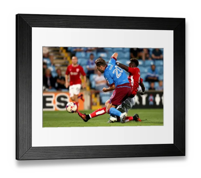 Framed Print : Tammy Abraham Scores for Bristol City Against Scunthorpe United, 23rd August 2016 Framed Print : Tammy Abraham Scores for Bristol City Against Scunthorpe United, 23rd August 2016
