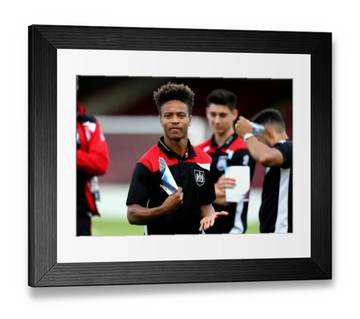 Framed Print : Bobby Reid's Arrival: Scunthorpe United vs. Bristol City, EFL Cup 2016