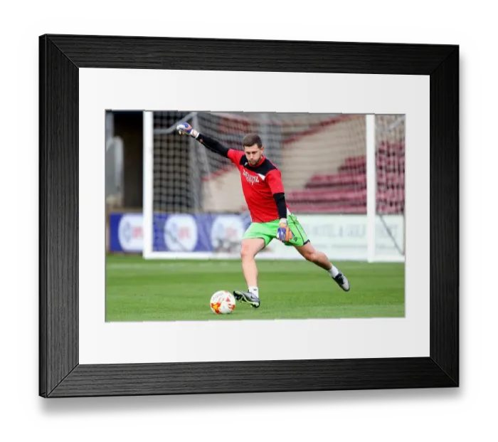 Framed Print : Frank Fielding of Bristol City Prepares for Scunthorpe United EFL Cup Clash Framed Print : Frank Fielding of Bristol City Prepares for Scunthorpe United EFL Cup Clash