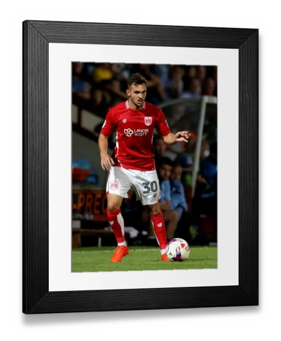 Framed Print : Bristol City's Diego De Girolamo Scores at Scunthorpe United, EFL Cup 2016 Framed Print : Bristol City's Diego De Girolamo Scores at Scunthorpe United, EFL Cup 2016