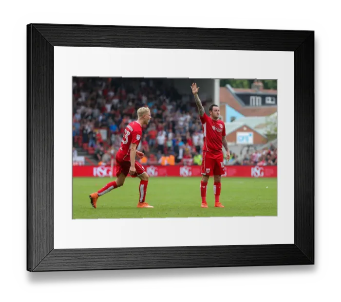 Framed Print : Bristol City's Lee Tomlin Scores Dramatic Free-Kick Goal vs. Aston Villa (3-1)