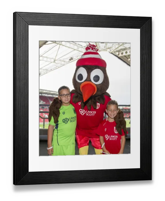 Framed Print : Bristol City vs Aston Villa Clash at Ashton Gate - Sky Bet Championship (August 2016) Framed Print : Bristol City vs Aston Villa Clash at Ashton Gate - Sky Bet Championship (August 2016)