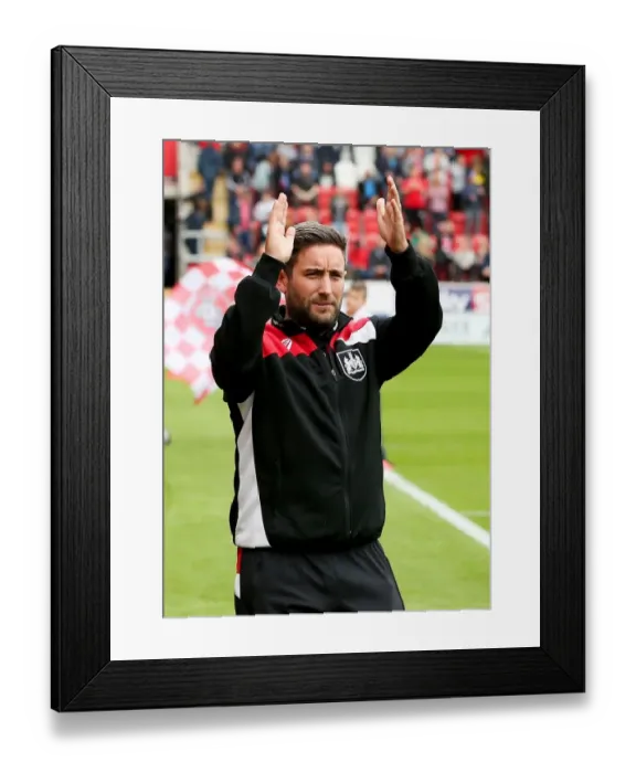 Framed Print : Bristol City's Lee Johnson Applauding Fans Amidst Rotherham United Clash - Sky Bet Championship (10-09-2016) Framed Print : Bristol City's Lee Johnson Applauding Fans Amidst Rotherham United Clash - Sky Bet Championship (10-09-2016)