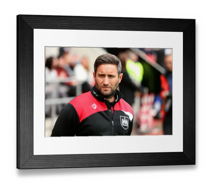 Framed Print : Lee Johnson Leads Bristol City at Rotherham United, Sky Bet Championship (10-09-2016) Framed Print : Lee Johnson Leads Bristol City at Rotherham United, Sky Bet Championship (10-09-2016)