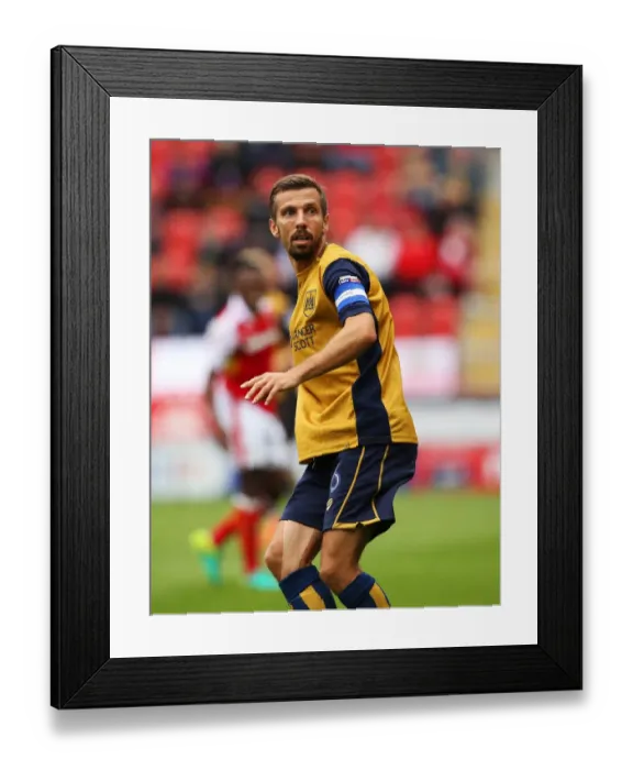 Framed Print : Gary O'Neil Leads Bristol City in Sky Bet Championship Clash at Rotherham United Framed Print : Gary O'Neil Leads Bristol City in Sky Bet Championship Clash at Rotherham United
