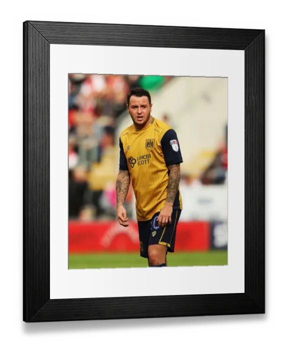 Framed Print : Lee Tomlin in Action: Rotherham United vs. Bristol City Championship Clash, September 2016