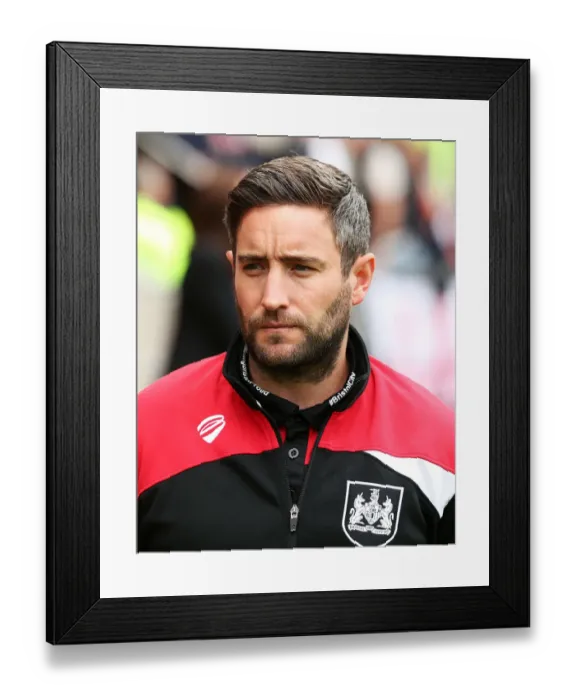 Framed Print : Lee Johnson Guides Bristol City in Sky Bet Championship Clash at Rotherham United Framed Print : Lee Johnson Guides Bristol City in Sky Bet Championship Clash at Rotherham United
