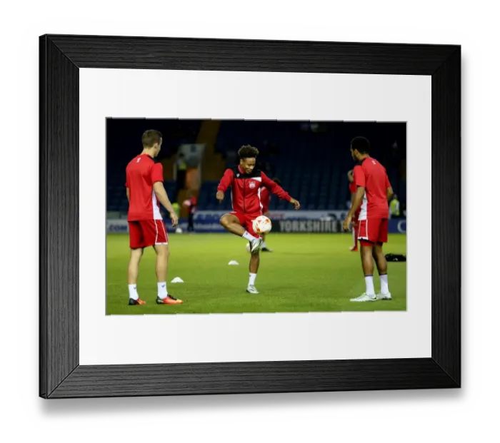 Framed Print : Bobby Reid of Bristol City Warming Up Ahead of Sheffield Wednesday Clash, September 13, 2016 Framed Print : Bobby Reid of Bristol City Warming Up Ahead of Sheffield Wednesday Clash, September 13, 2016
