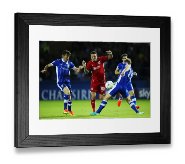 Framed Print : Lee Tomlin vs Tom Lees Clash: Sheffield Wednesday vs Bristol City Championship Showdown, September 2016