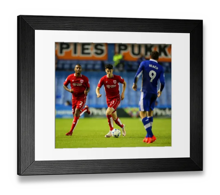 Framed Print : Bristol City's Callum O'Dowda Charges Forward Against Sheffield Wednesday in Championship Clash