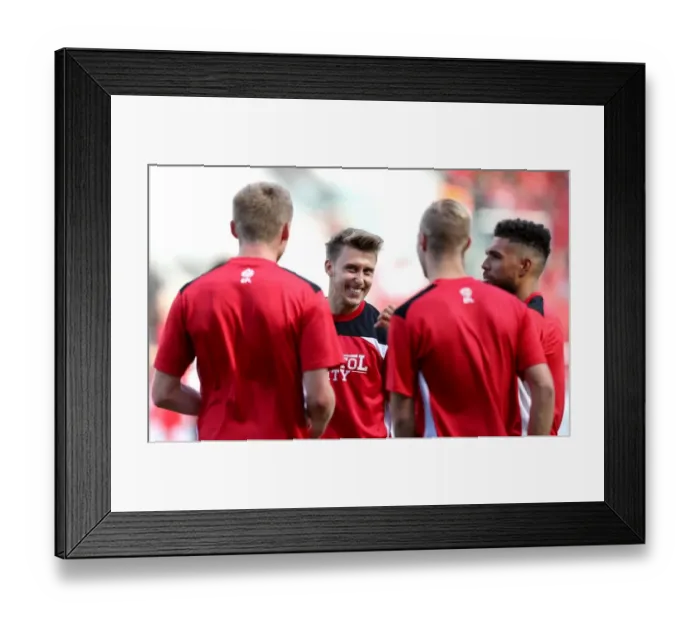 Framed Print : Bristol City's Luke Freeman Gears Up for Derby County Clash at Ashton Gate