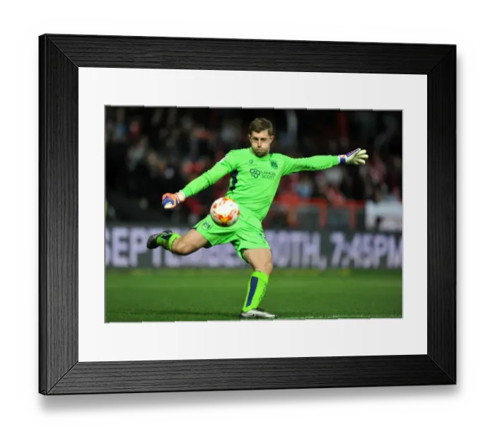 Framed Print : Bristol City vs Leeds United: Frank Fielding in Action at Ashton Gate Stadium (September 2016) Framed Print : Bristol City vs Leeds United: Frank Fielding in Action at Ashton Gate Stadium (September 2016)