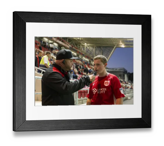 Framed Print : Bristol City vs Leeds United Clash at Ashton Gate Stadium, Sky Bet Championship (September 2016)
