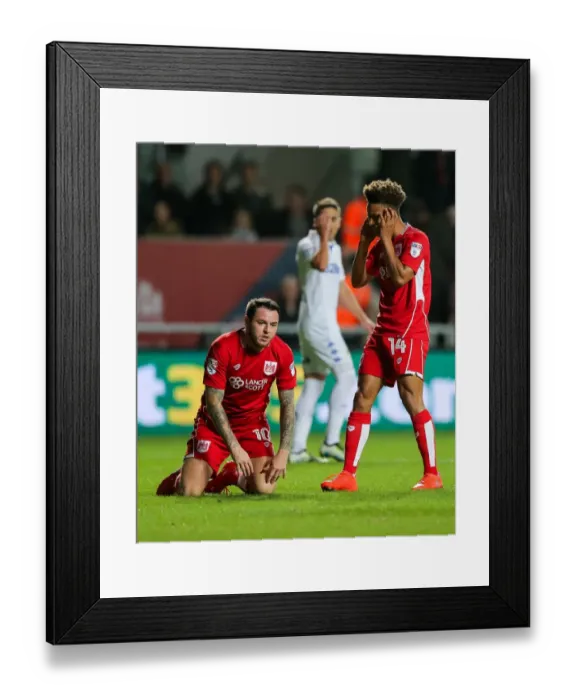 Framed Print : Frustration for Lee Tomlin as Shot Goes Wide in Bristol City vs Leeds United Framed Print : Frustration for Lee Tomlin as Shot Goes Wide in Bristol City vs Leeds United