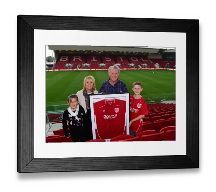 Framed Print : Bristol City vs. Nottingham Forest Clash at Ashton Gate Stadium, Sky Bet Championship (October 2016)