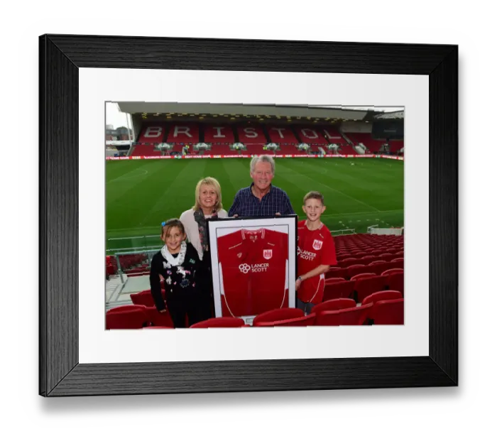 Framed Print : Bristol City vs. Nottingham Forest Clash at Ashton Gate Stadium, Sky Bet Championship (October 2016)
