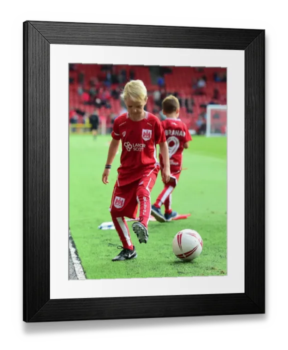 Framed Print : Bristol City vs Nottingham Forest Clash at Ashton Gate Stadium, Sky Bet Championship (October 2016) Framed Print : Bristol City vs Nottingham Forest Clash at Ashton Gate Stadium, Sky Bet Championship (October 2016)