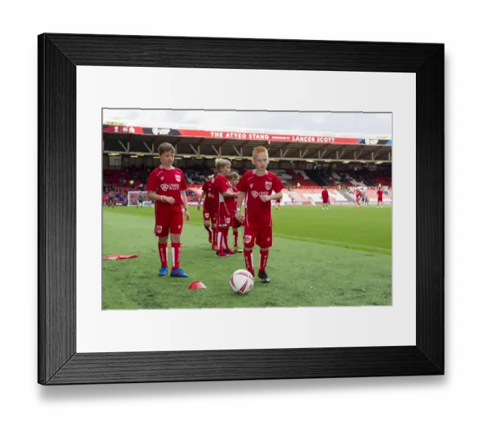 Framed Print : Bristol City vs Nottingham Forest Clash at Ashton Gate Stadium, Sky Bet Championship (October 2016) Framed Print : Bristol City vs Nottingham Forest Clash at Ashton Gate Stadium, Sky Bet Championship (October 2016)
