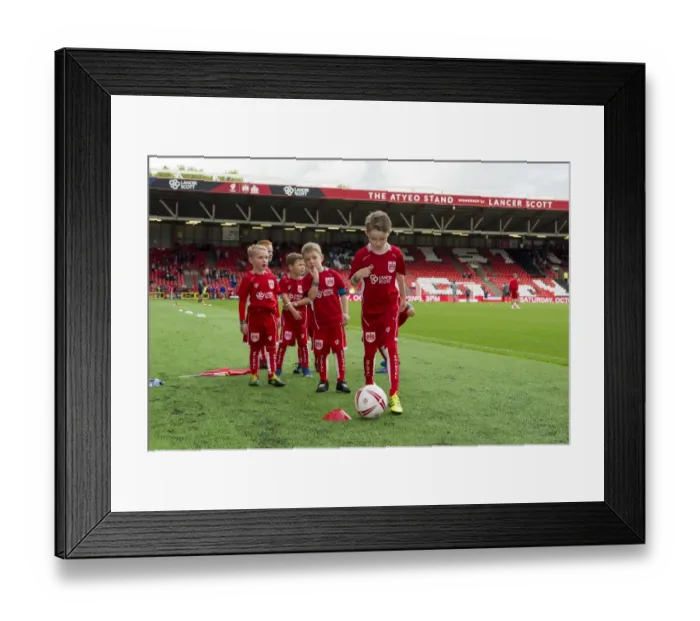Framed Print : Sky Bet Championship Showdown: Bristol City vs. Nottingham Forest at Ashton Gate Stadium (10 / 01 / 2016) Framed Print : Sky Bet Championship Showdown: Bristol City vs. Nottingham Forest at Ashton Gate Stadium (10 / 01 / 2016)