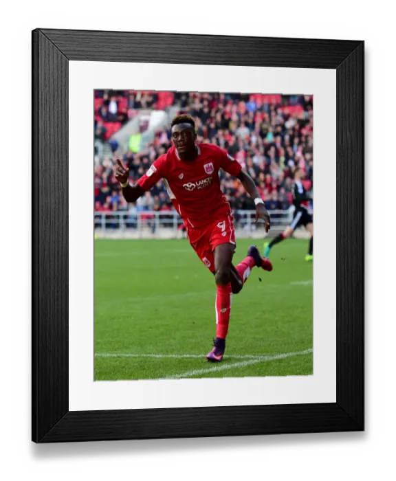 Framed Print : Bristol City's Thrilling Victory: Tammy Abraham's Euphoric Goal Celebration vs. Nottingham Forest (Sky Bet Championship, 2016)