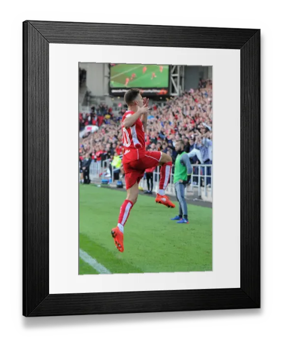 Framed Print : Bristol City's Jamie Paterson Scores Thrilling Goal Against Nottingham Forest in Sky Bet Championship Match Framed Print : Bristol City's Jamie Paterson Scores Thrilling Goal Against Nottingham Forest in Sky Bet Championship Match