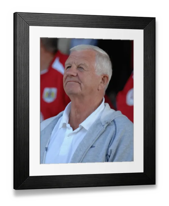 Framed Print : Bristol City vs. Cardiff City: A Football Rivalry - Season 08-09 Framed Print : Bristol City vs. Cardiff City: A Football Rivalry - Season 08-09