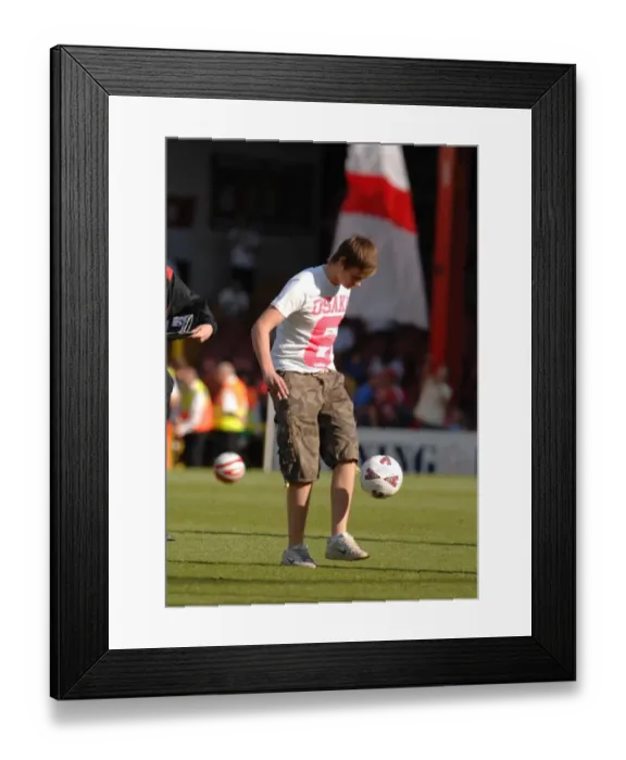 Framed Print : Bristol City vs Doncaster Rovers: A Football Rivalry - Season 08-09