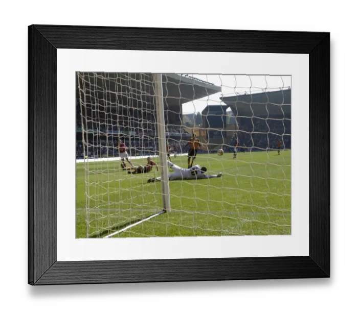 Framed Print : Wolves vs. Bristol City: A Football Rivalry from Season 08-09 Framed Print : Wolves vs. Bristol City: A Football Rivalry from Season 08-09
