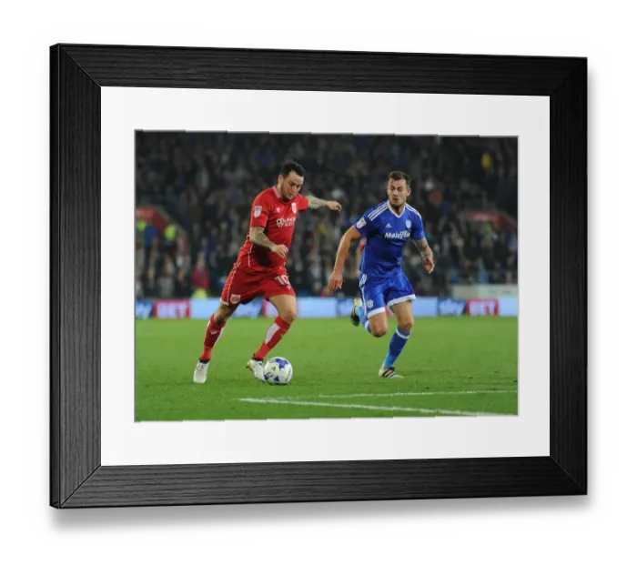 Framed Print : Bristol City's Lee Tomlin Scores Stunner at Cardiff City Stadium Framed Print : Bristol City's Lee Tomlin Scores Stunner at Cardiff City Stadium
