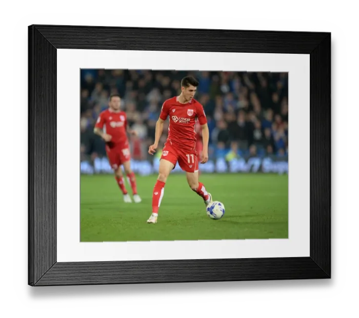Framed Print : Bristol City's Callum O'Dowda in Action Against Cardiff City, October 14, 2016