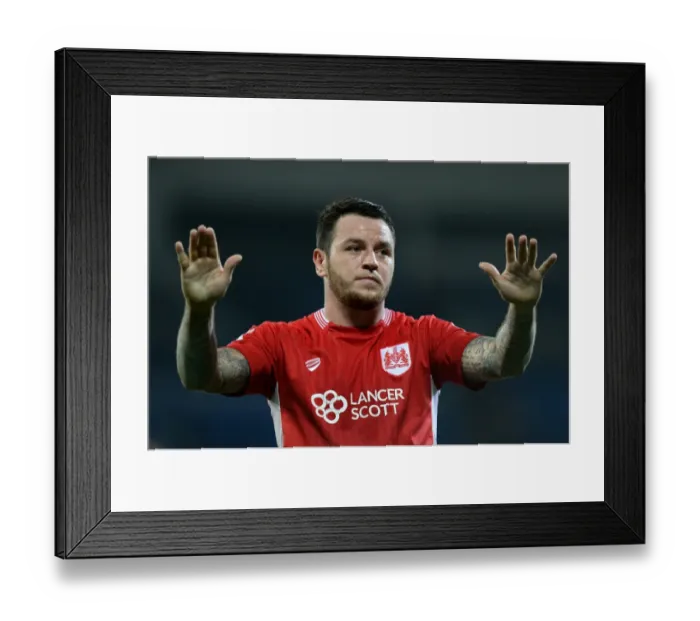 Framed Print : Bristol City's Lee Tomlin Applauding Fans after Cardiff City Victory, 14th October 2016 Framed Print : Bristol City's Lee Tomlin Applauding Fans after Cardiff City Victory, 14th October 2016
